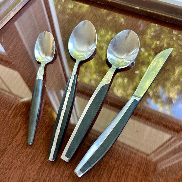Vintage MCM Stainless Steel and Black Faux Wood Flatware – Set of 4 - Picture 3 of 11